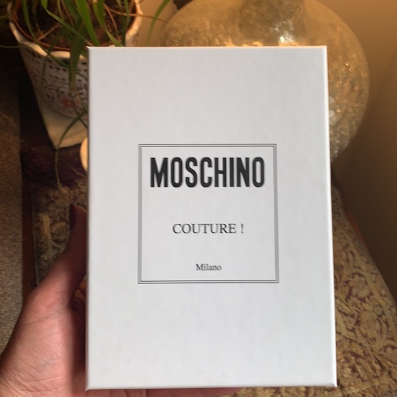 Authentic MOSCHINO Italian Leather logo zip card case wallet - Picture 13 of 13